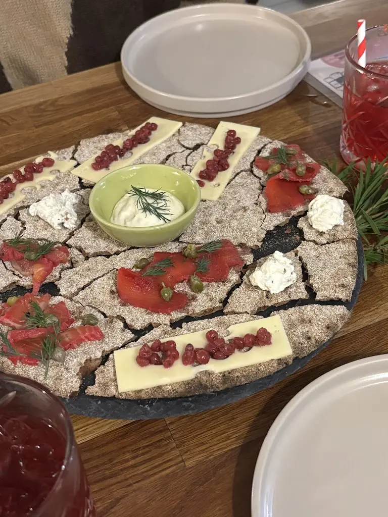 Tegan Outlaw_Calon Cafe and Bistro_Brighstone_review