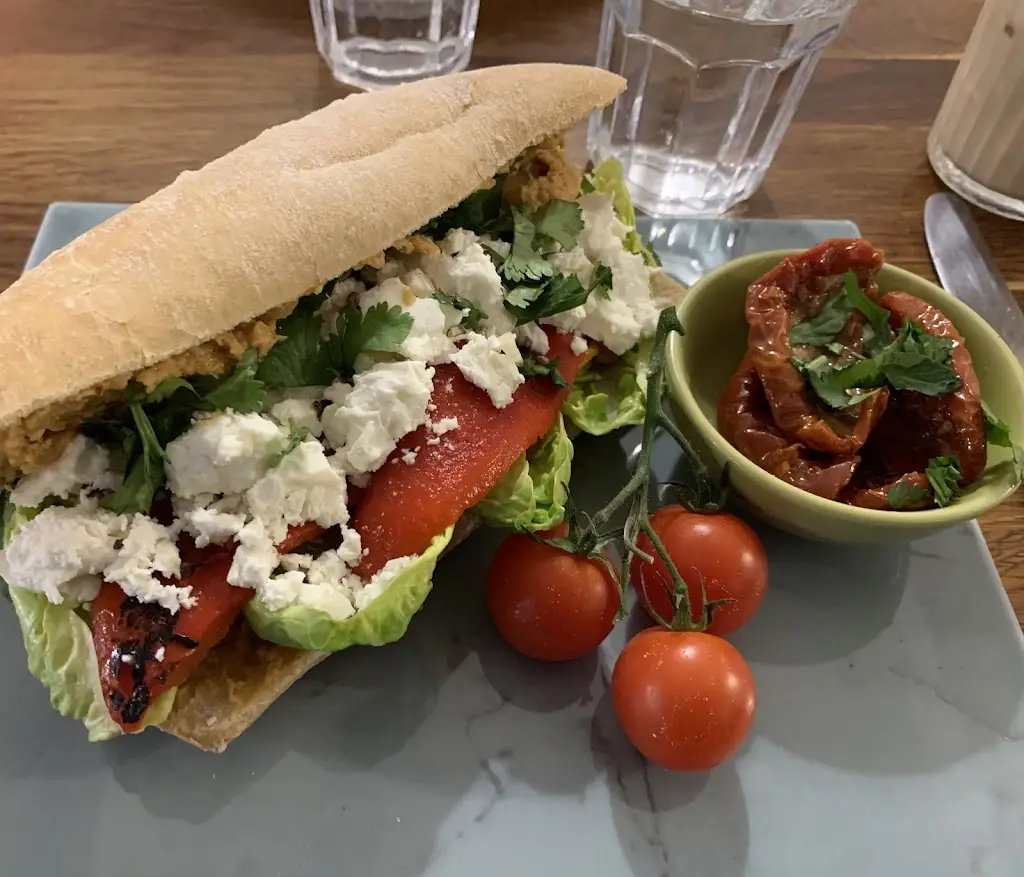 Sarah Hookway_Calon Cafe and Bistro_Brighstone_review