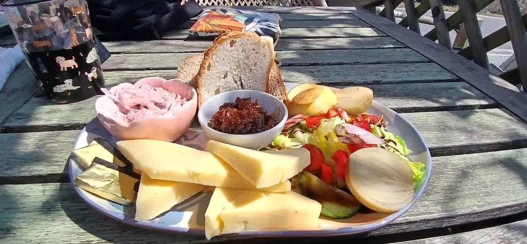 Chris Rich_Wolvesey House & Tandem Tea Room_Brighstone_review