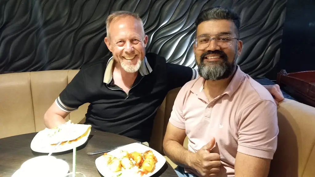 Manny Gulliver_Mumbai Lounge Brigg_Brigg_review