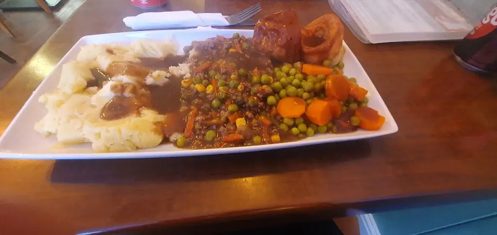 Courtney Kendall_The Deli & Diner_Brigg_review