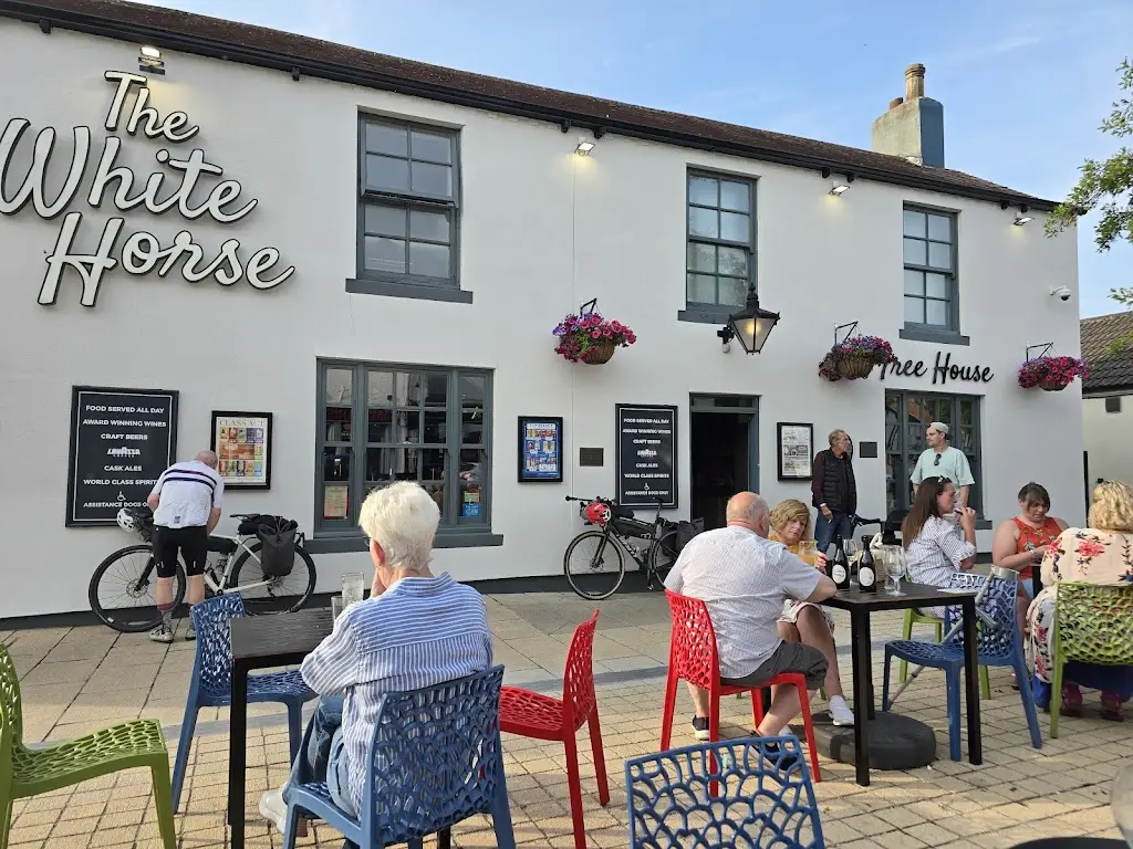 Keith Wolfy_The White Horse - JD Wetherspoon_Brigg_Bewertung