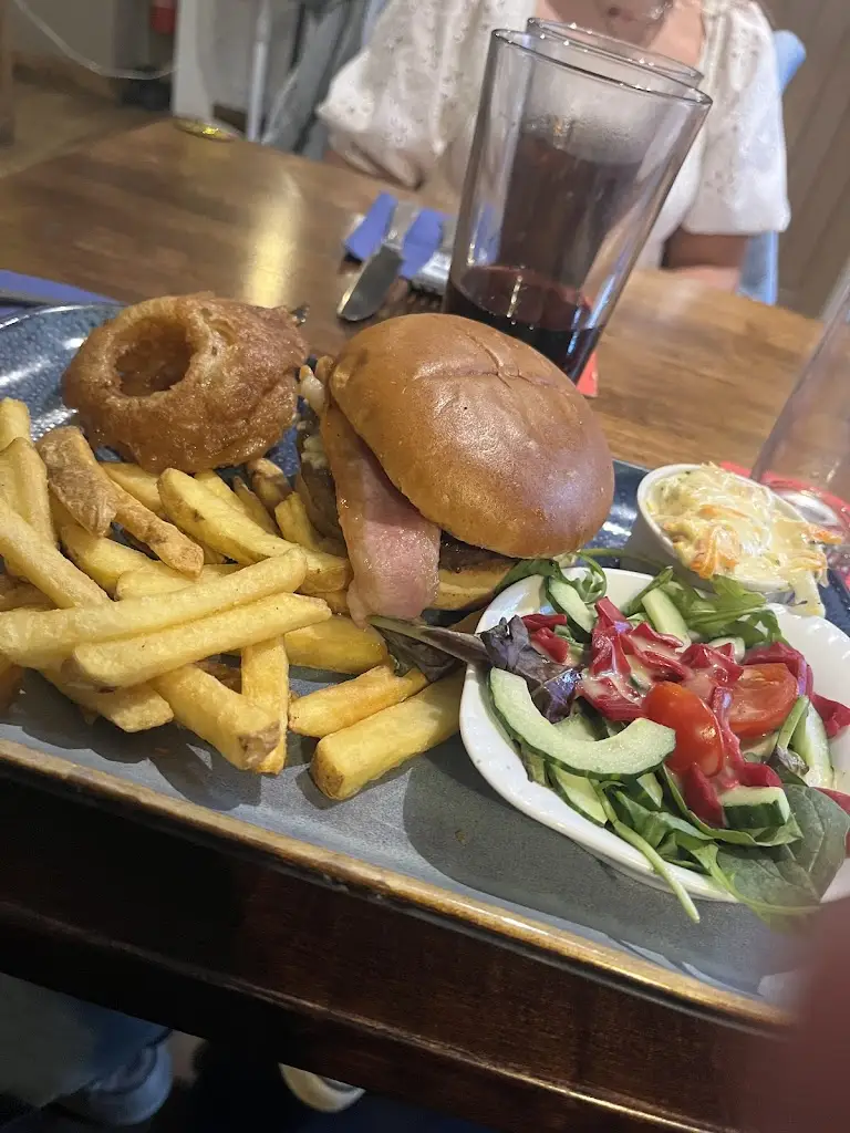 dacey matthews_The Old Forge_Bridlington_review
