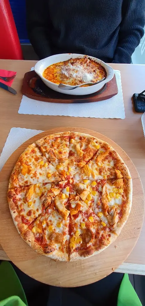 Leo'z_Bridlington_slider_image_2