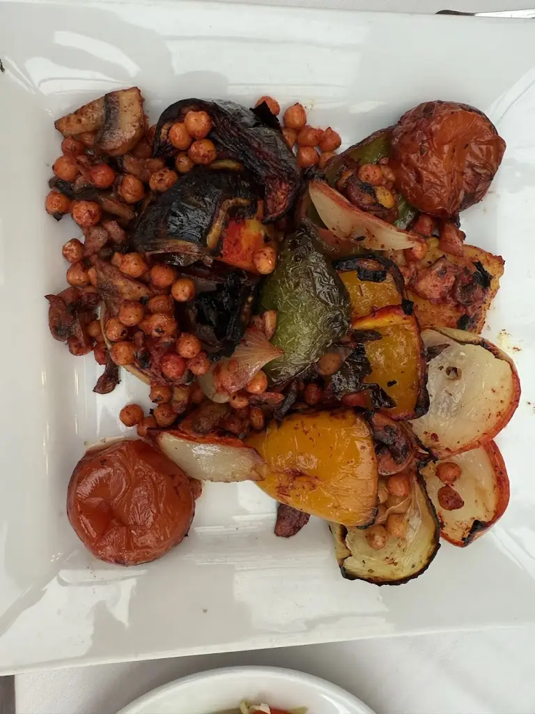 Robert van den Boogaard_ALIS KITCHEN_Brimscombe_review