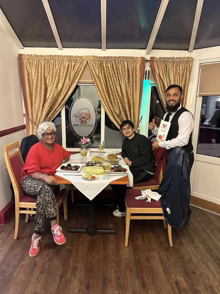 ALIS KITCHEN_Brimscombe_slider_image_3