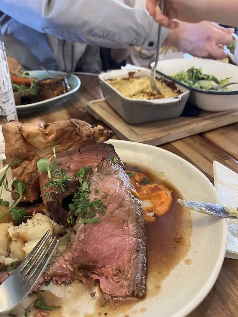 J E_The Ship Inn_Brimscombe_review