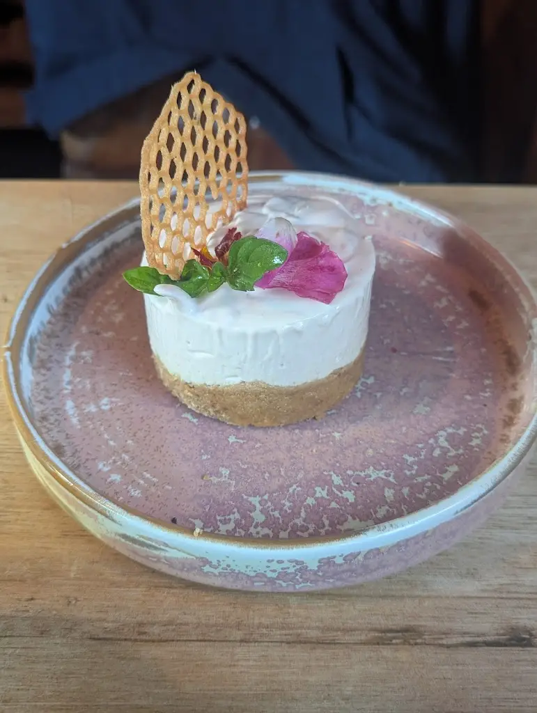 Matt Davidson_PLATFORM_Bridport_review