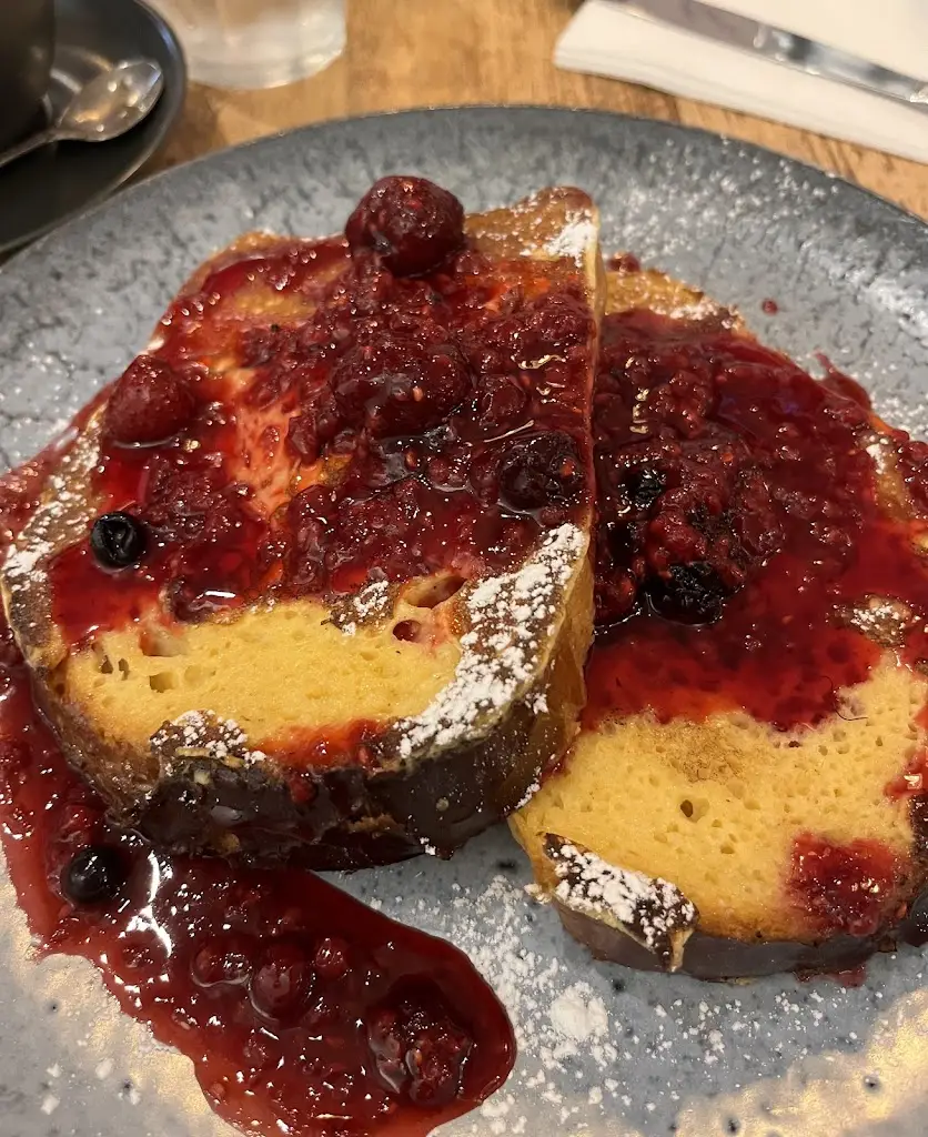 Judith_Beach & Barnicott_Bridport_review