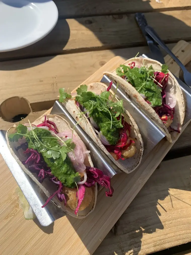 Gabriella McMullan_Rachel's_Bridport_review