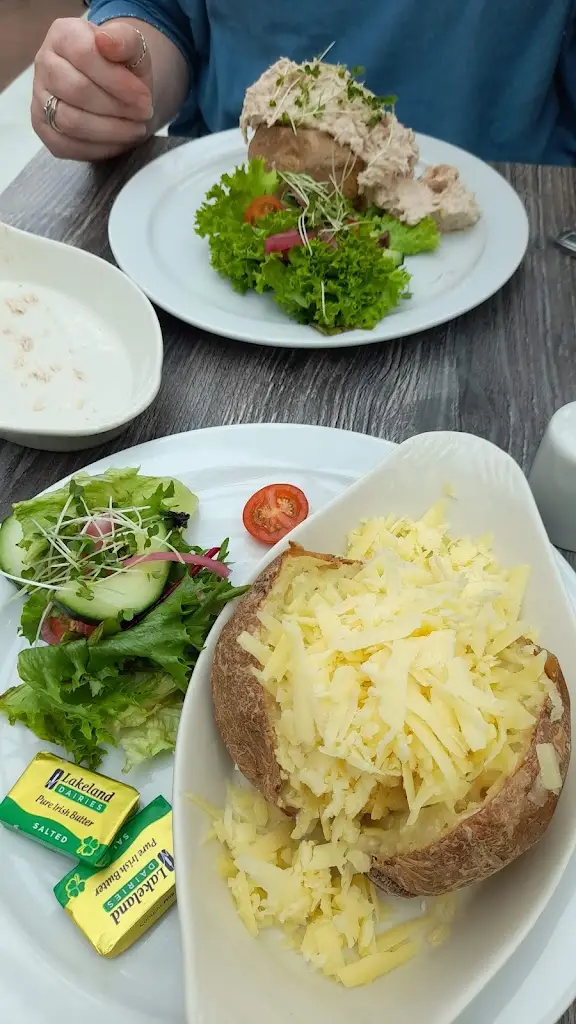 Sandra Hardwidge_Ivy House Kitchen at Groves Nurseries_Bridport_recensione