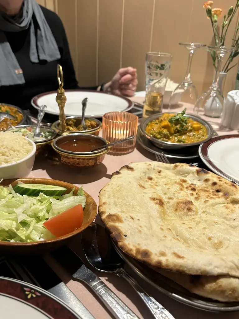 Sara Sturges_The Taj Mahal Bridport_Bridport_review