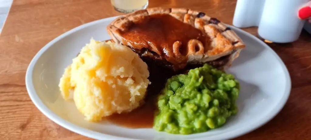 Sarah Kayes_Ridleys on the River_Bridgnorth_recensione