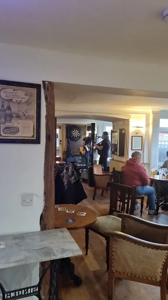 Joanne Mowbray_The Kings Head_Brightlingsea_review