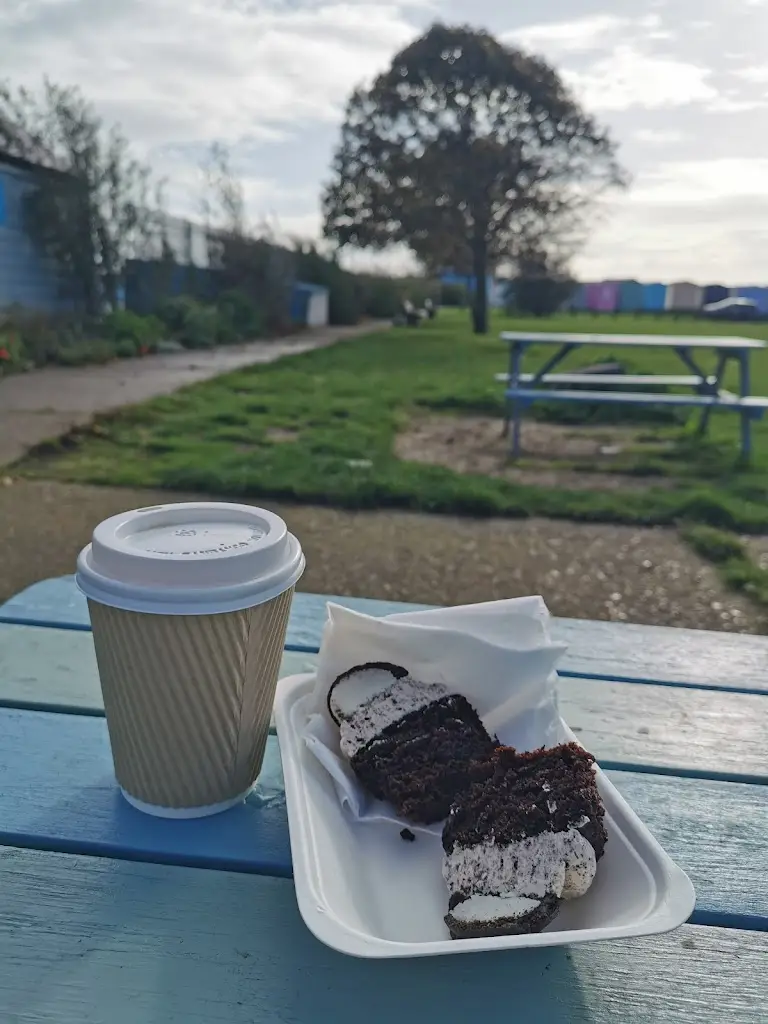 Davina Bamford_Brightlingsea Café Lido_Brightlingsea_review