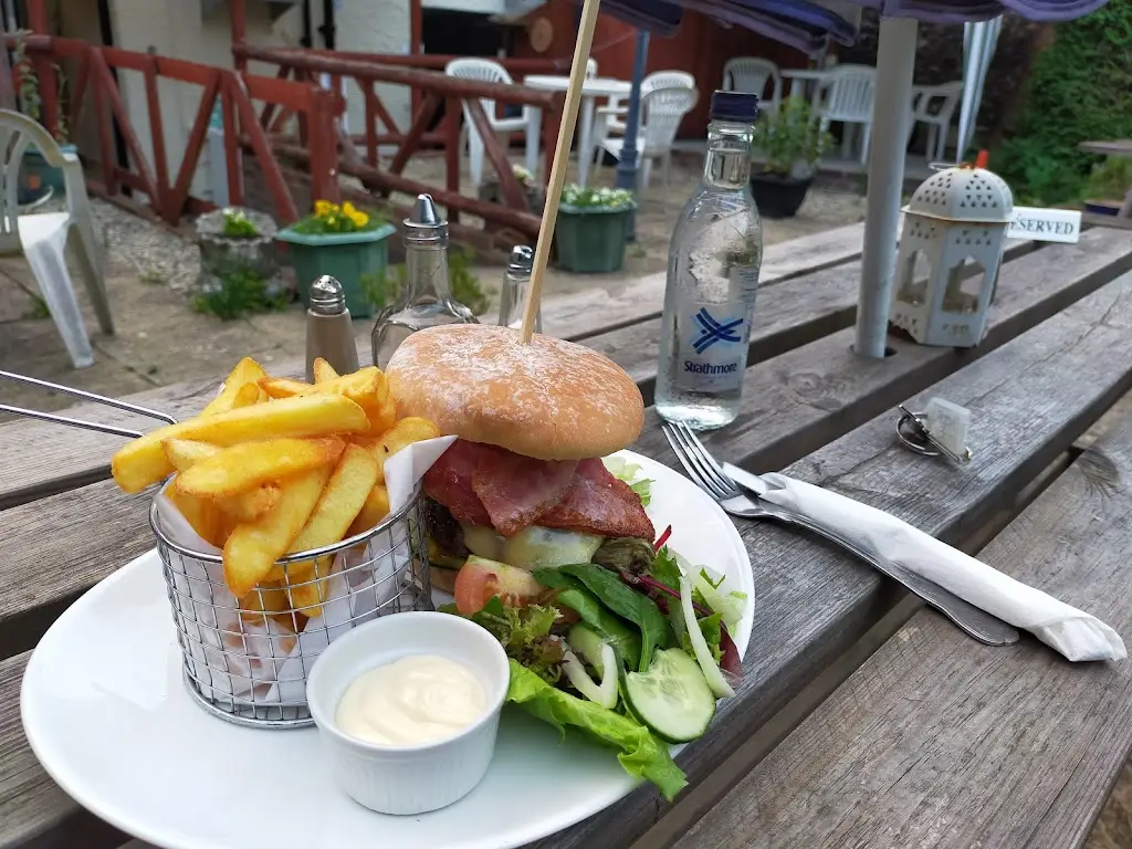 Menu_Heart In Hand_Broad Blunsdon_image_9