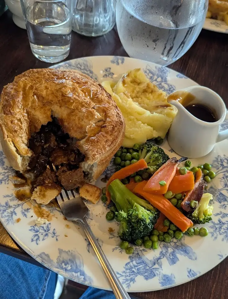 Kristin Kucel_Cold Harbour_Broad Blunsdon_review