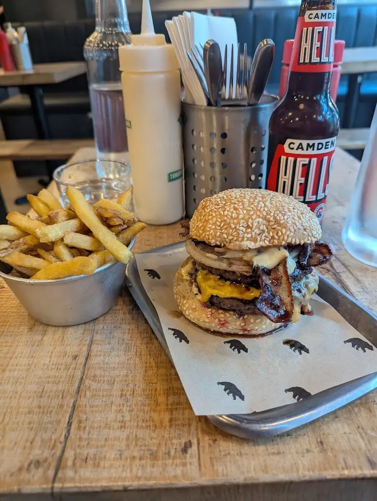 Greg Jeffrey_Black Bear Burger - Restaurant Brixton_Brixton_review