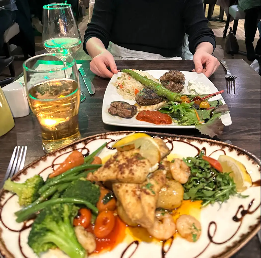 Manish Shrestha_Green Olive Meze Restaurant & Bar_Bridgwater_reseña