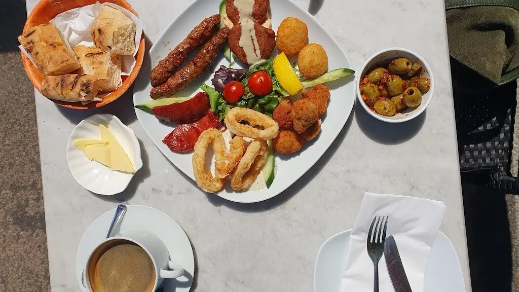 Ian Shepherd_Green Olive Meze Restaurant & Bar_Bridgwater_reseña