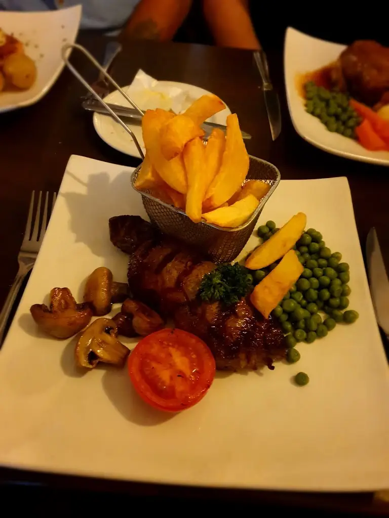 Menu_The Tudor Hotel & Restaurant_Bridgwater_immagine_8