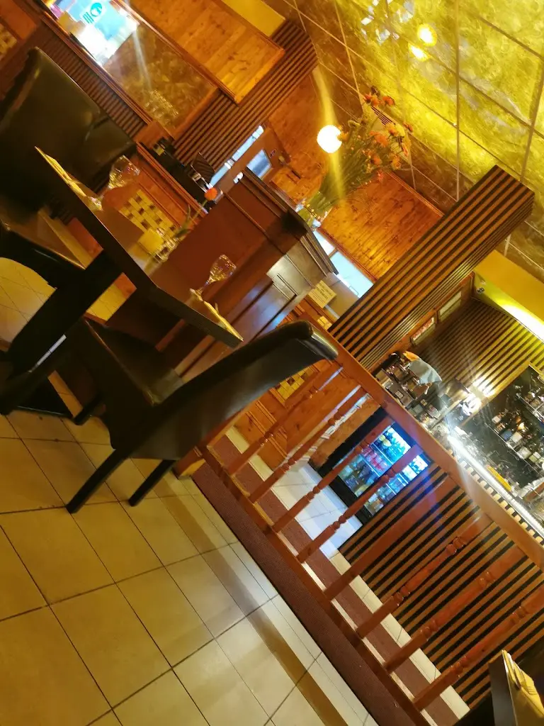 aron teferi_India Gate_Bridgwater_review