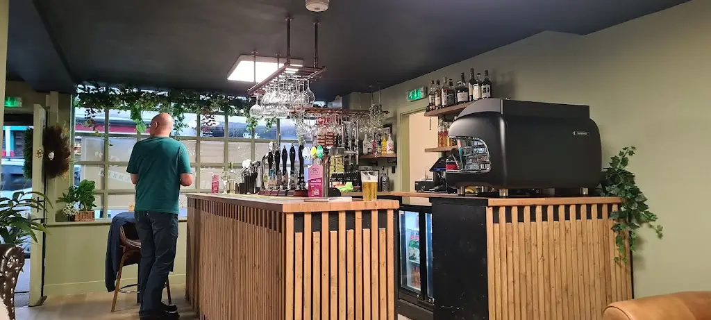 Undaal restaurant in Brierley Hill