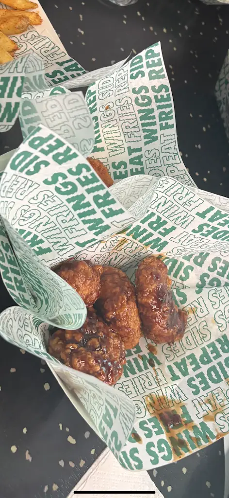 Lizzy T_Wingstop Merry Hill_Brierley Hill_review