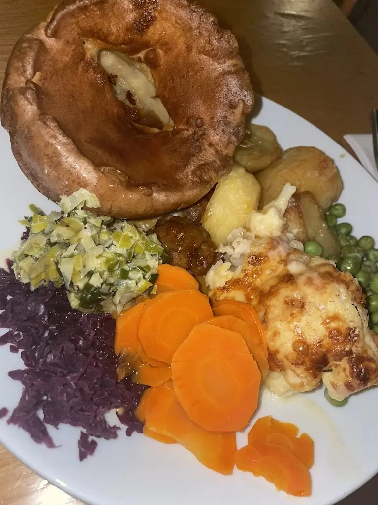 John_The Greyhound_Bromham_review