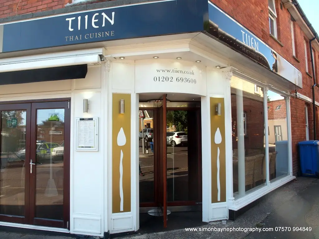 Tiien Thai Broadstone_Broadstone_slider_image_1