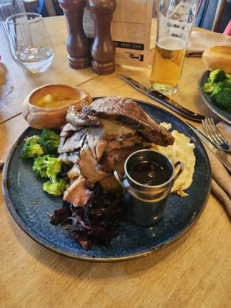 Gary May_The Goods Yard_Broadstone_review