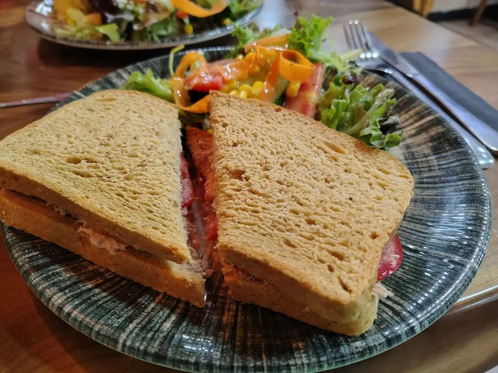 Roni Levy_Cafe Gardenia_Broadstone_review