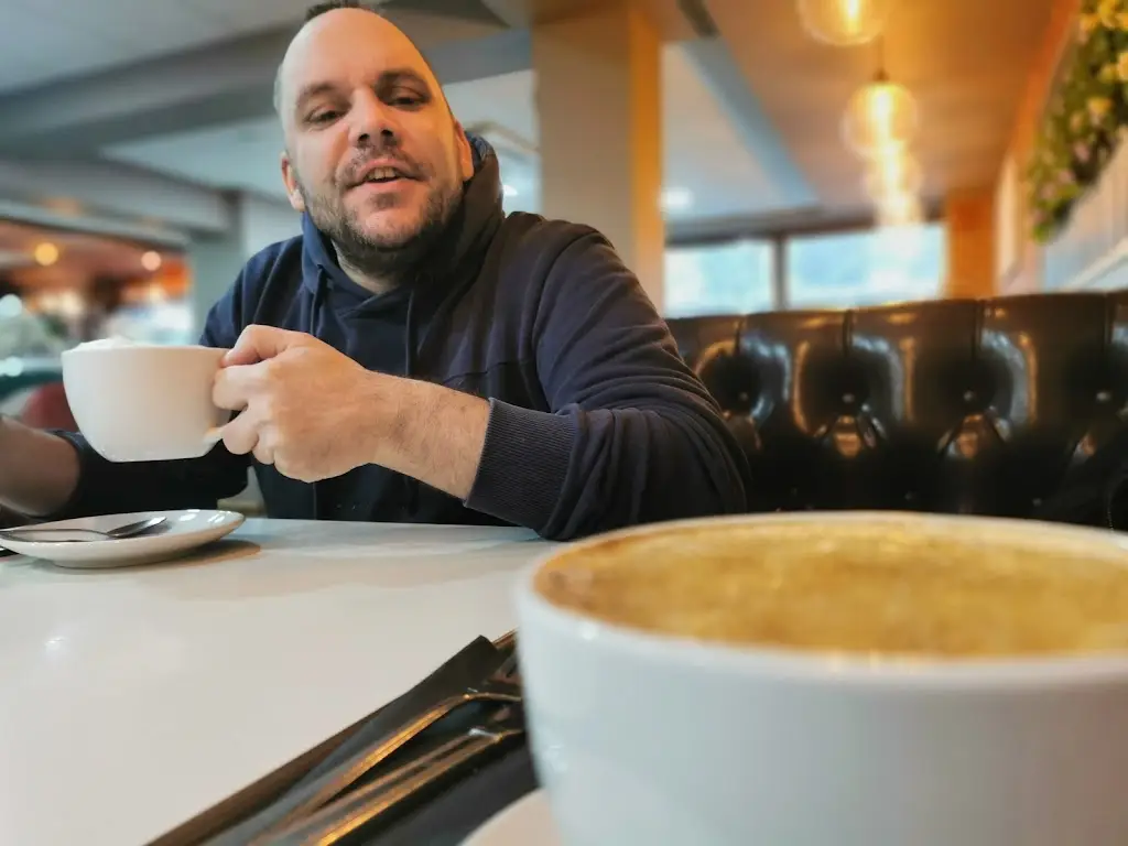 #DANTHEWALKINGMAN En-Dorset Geo-Metrics_Cafe Gardenia_Broadstone_review