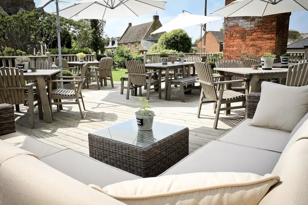 The White Horse restaurante en Brixworth