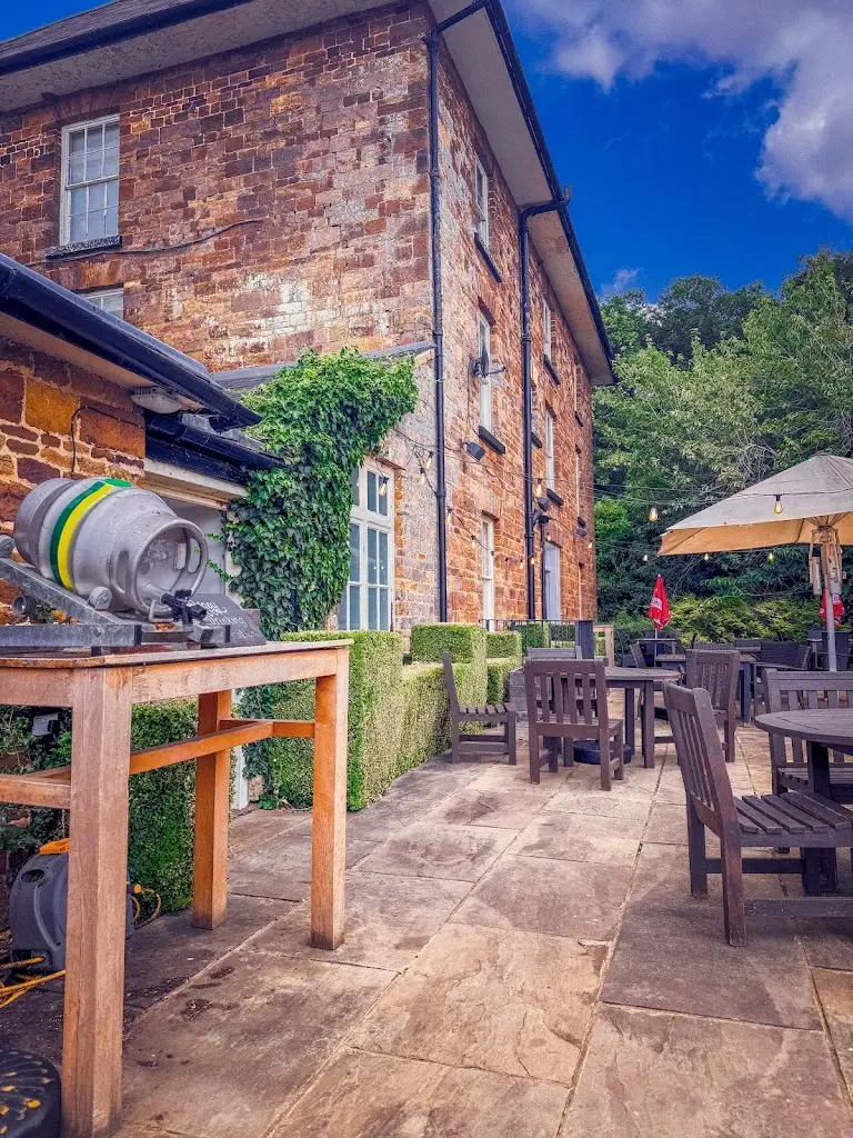 j reilly30_Lamport Swan_Brixworth_review