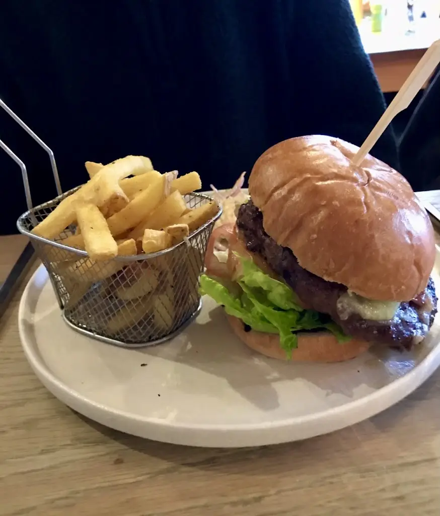 Lamport Swan_Brixworth_slider_image_2