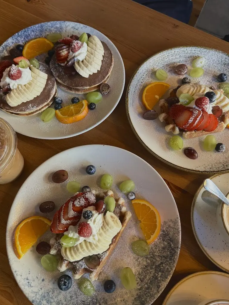 Elina V_Cafe On The Hill_Brixton Hill_review