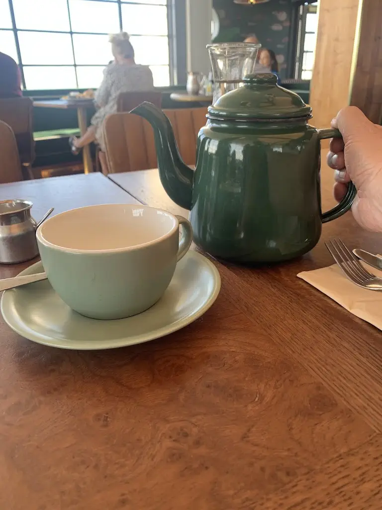 Paul McCullock_Perch on Worthing Pier_Broadwater_review