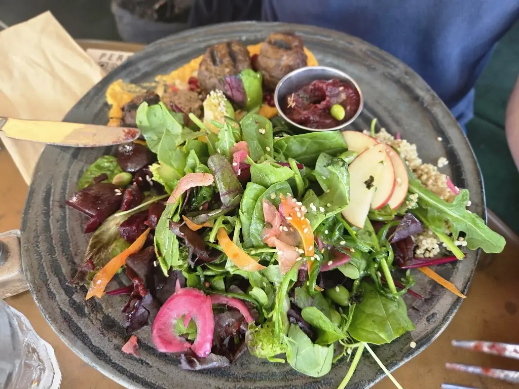 Mark Lewis_Perch on Worthing Pier_Broadwater_review