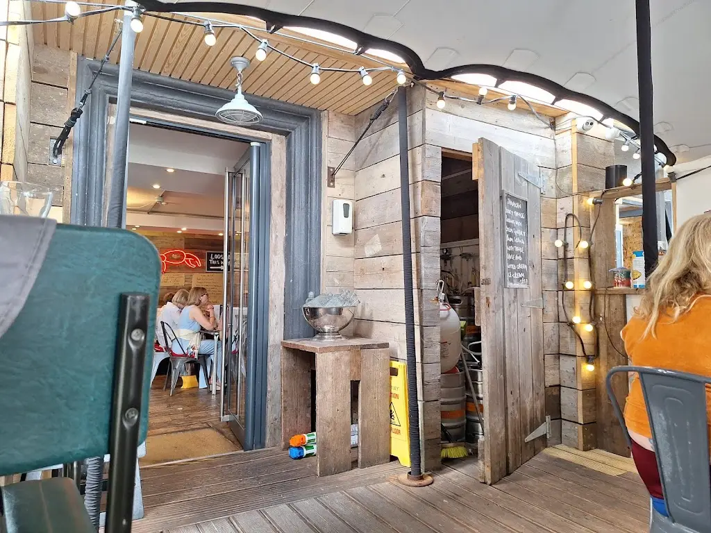 Peter Hogben_CrabShack_Broadwater_review