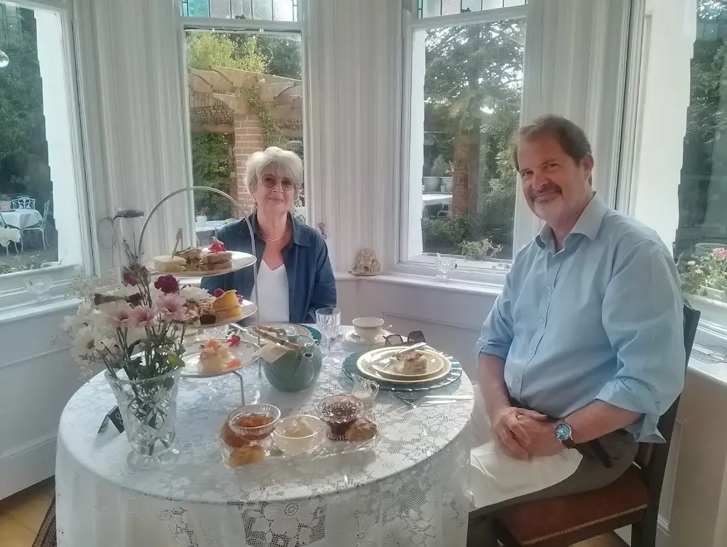 Sylvia_Orchid House_Broadwater_review