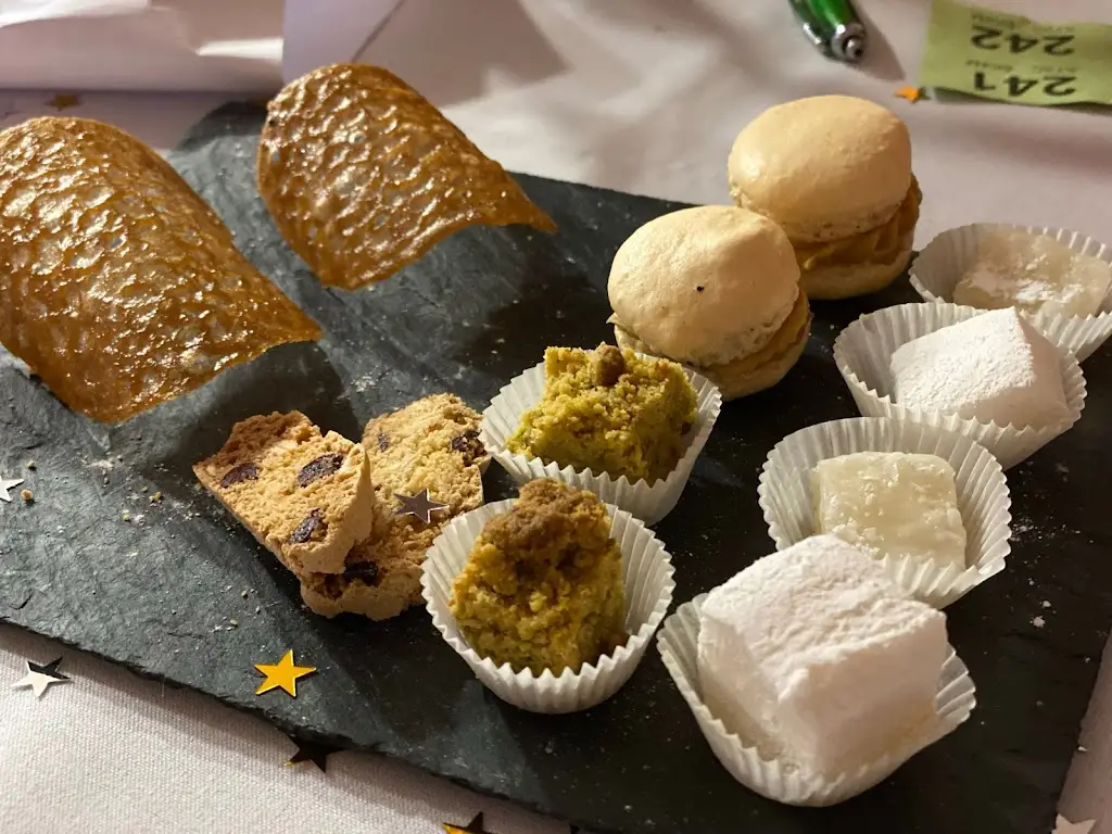 Brooks Restaurant_Brooke_slider_image_3