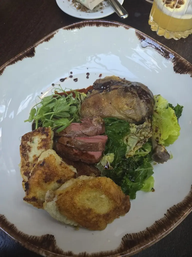 Jay Davies_The River Grille_Briston_review