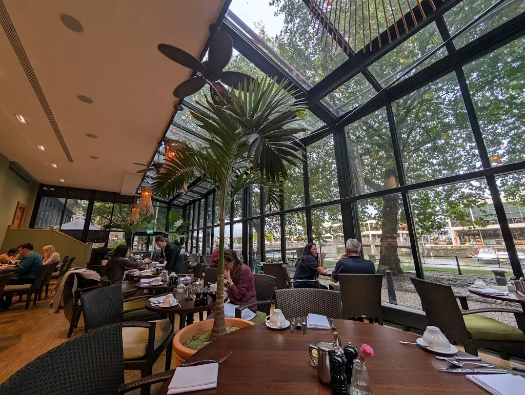 The River Grille_Briston_slider_image_2