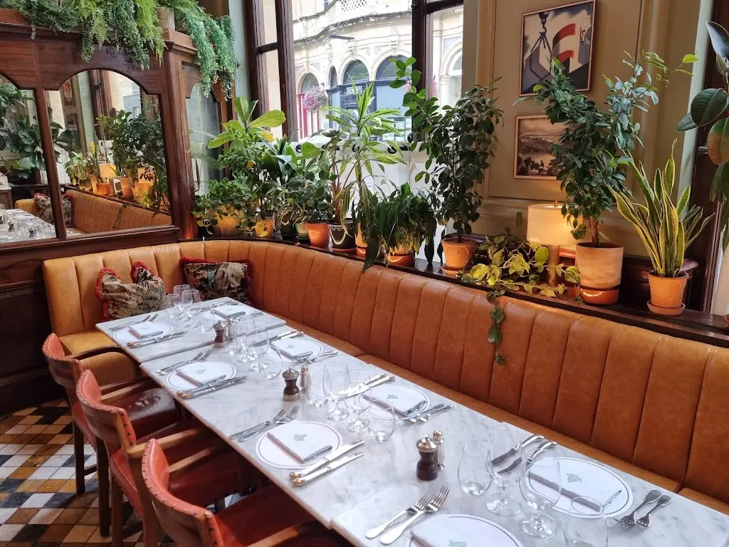 The Ivy Clifton Brasserie_Briston_slider_image_3