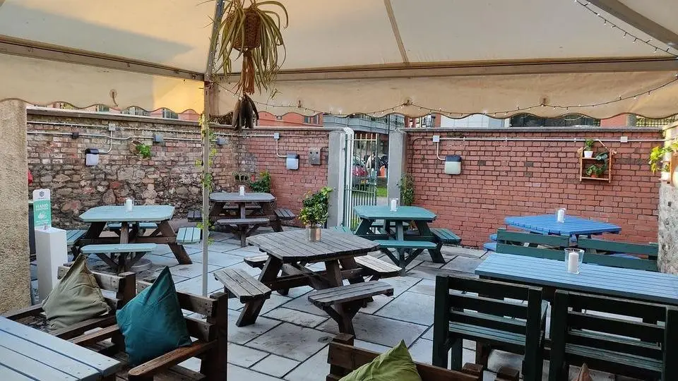 La Panza_Briston_slider_image_1