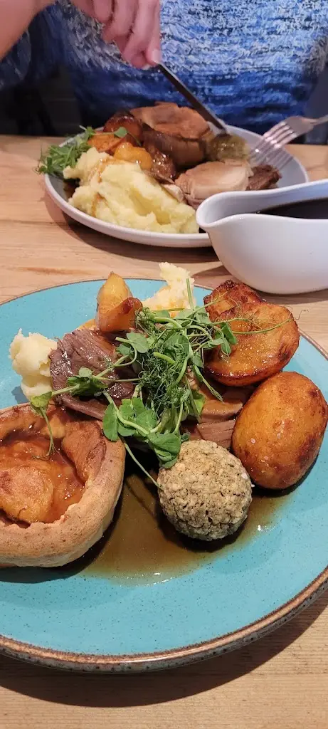 The Queens Arms_Brotton_slider_image_3