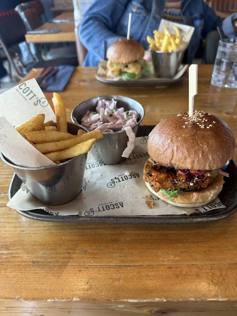 Lily Higgins_Ascott's Bromsgrove_Bromsgrove_review