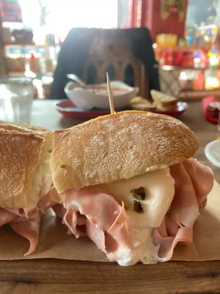 Mutlu Mert_Domus Italia Altrincham_Altrincham_review