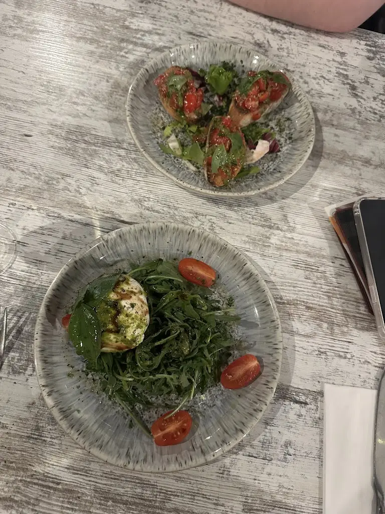 francesca meredith_Enzee Brockenhurst Ristorante & Pizzeria_Brockenhurst_review